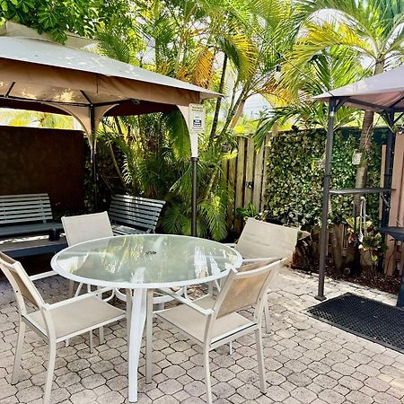 Sheridan Guesthouse Dania Beach Exterior photo